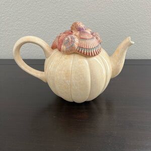 Vintage Fitz and Floyd Cream Seashell Caribbean Teapot w/ lid